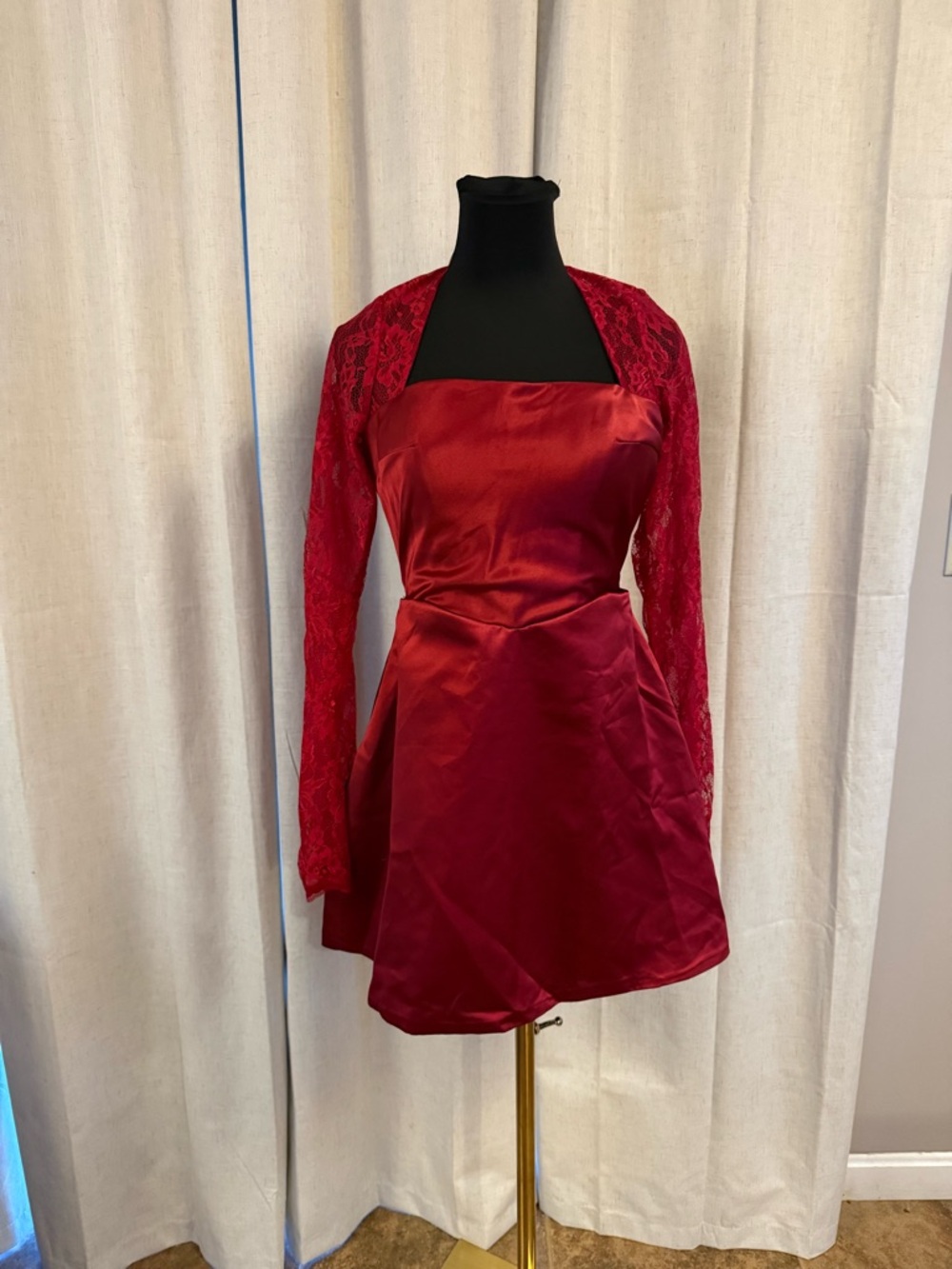 Pretty Red Shorty Dress With Lace Sleeves Size 8
